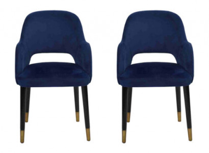 2 chaises bleues exclusives et modernes avec cadre en bois design pour la cuisine.