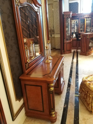 Classe de luxe Baroque Rococo Coiffeuse Miroir Tabouret Commode Consoles Table