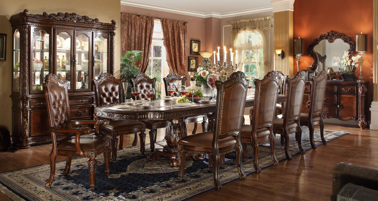 Salle à manger de style baroque luxueux Ensemble de salle à manger Table de salle à manger de designer avec chaises marron Chesterfield