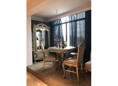 Salle à manger ronde Table ronde Tables Bois Décoration ronde Style baroque classique