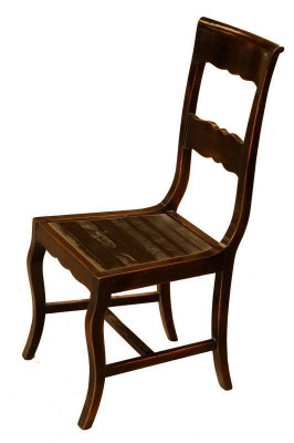 Chaise en bois de designer dans la salle à manger Meuble de luxe Couleur marron nouveau