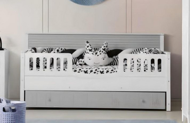 Lit pour enfants stylé : confort pour les petits rêveurs. Couleur grise luxueuse.