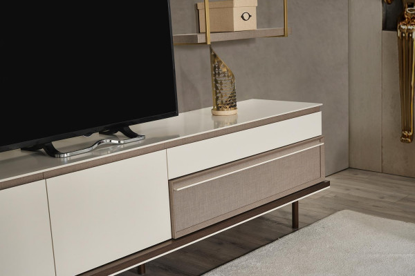 Ensemble de salon blanc avec meuble TV design, vitrine de luxe à LED en bois et étagère.