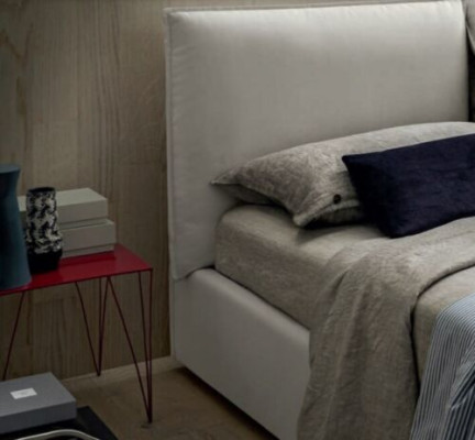 Lits doubles rembourrés en bois, lit de luxe avec textile italien pour chambre à coucher