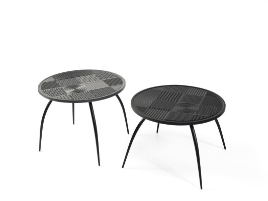 Table basse ronde noire d'origine avec un plateau de table sculpté