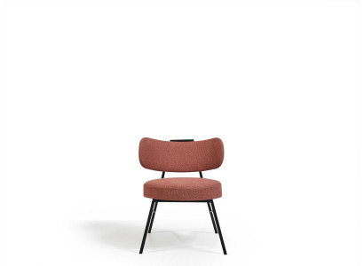 Chaise de salle à manger brune moderne et luxueuse au design italien.