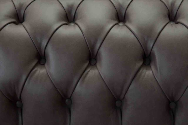 Canapé Chesterfield gris classique anglais de style R avec 3 places et un revêtement de 230 cm.