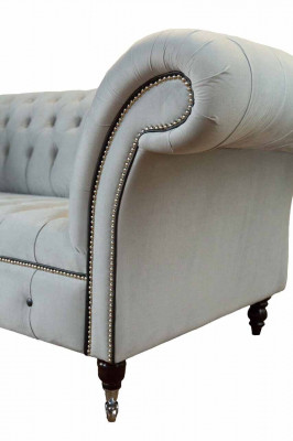 Canapé Chesterfield Deux Places Gris en Cuir.getContentPane()Sofas.