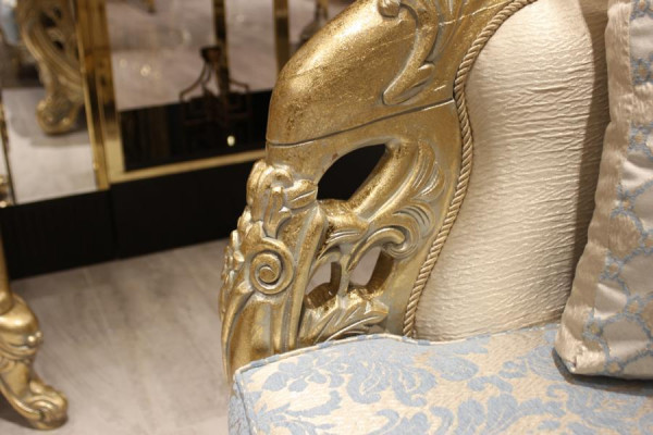Canapé Chesterfield 3 places en tissu classique et bois nouveau