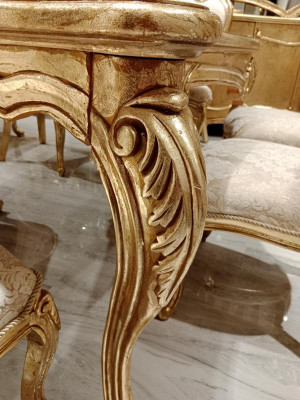 Table de salle à manger classique 200x110cm Or Table en bois de luxe Nouveau design Tables de cuisine