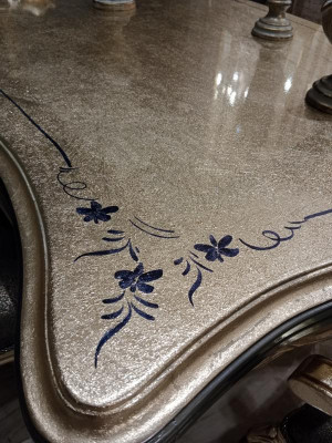 Meubles de salle à manger design Table à manger en bois Table dorée Espace pour 6 personnes