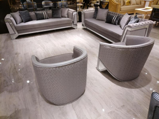Salon élégant avec siège moderne, fauteuil de haute qualité, fauteuil gris