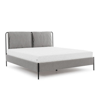 Chambre exclusive avec lit double, cadre en métal, tabouret moderne, mobilier de luxe