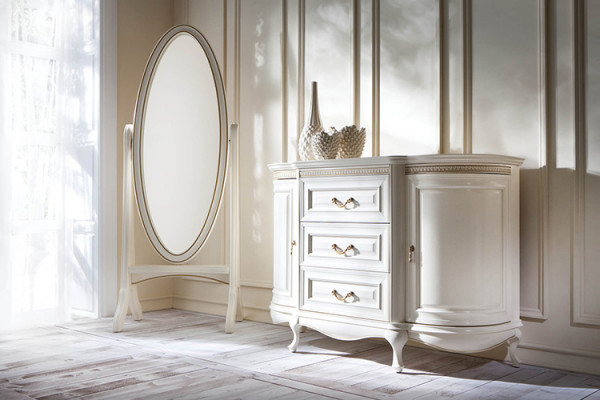 Classique chambre de maquillage avec miroir debout et commode - Verona