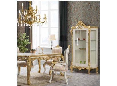 Chaise de salle à manger luxueuse en tons beige-blanc avec des inserts dorés, design classique