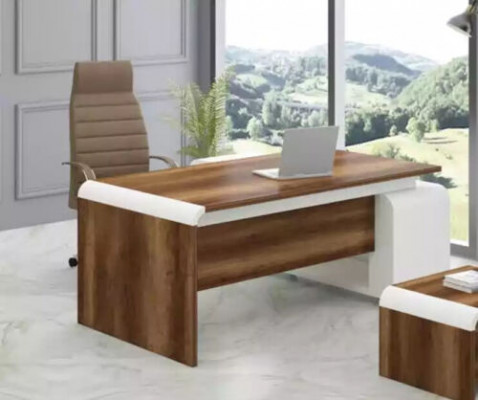 Bureau d'angle en bois brun pour le bureau d'étude.