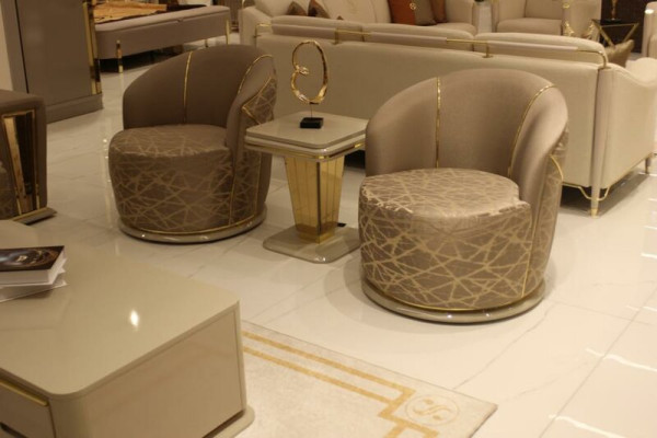 Fauteuil relax moderne de luxe pour la télévision, garni de tissu de club, design pour un hôtel.