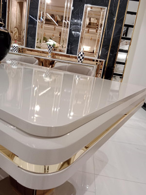 Table à manger de designer Design de table expressive Élégant nouveau moderne