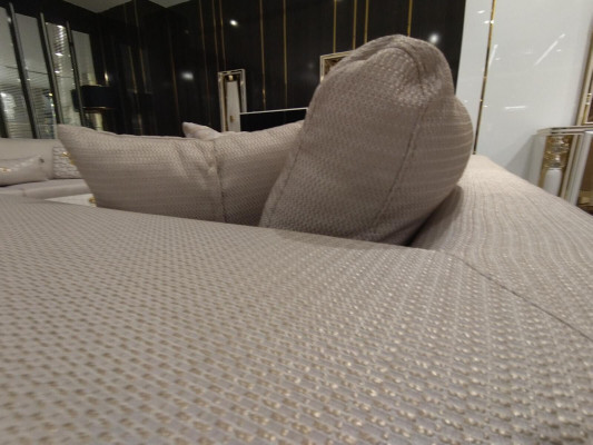 Canapé trois places Rembourrage Canapé 3 places Design Mobilier de luxe Canapé en textile neuf