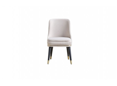 Chaise de salle à manger moderne blanche à un seul siège, meuble rembourré, pieds élégants.