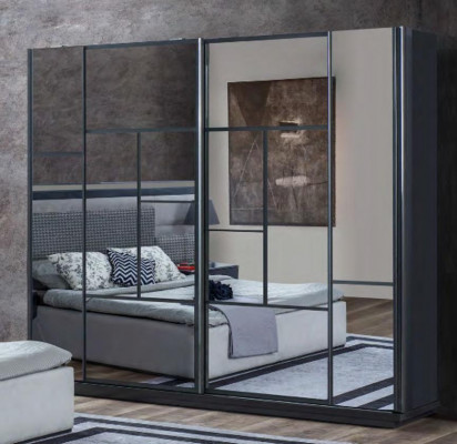 Armoire en verre de luxe gris avec armoires en bois noble.