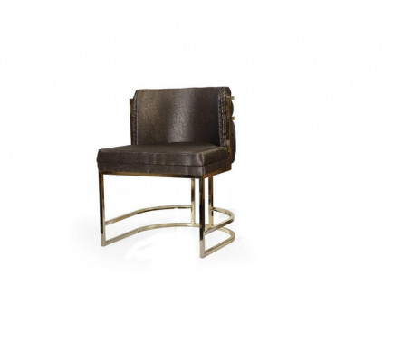 Chaise de luxe de couleur marron, meuble moderne avec structure en métal pour salle à manger.