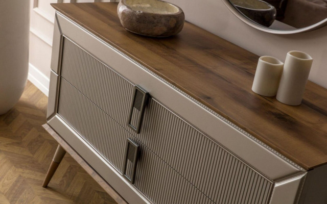 Commode de designer marron élégante, miroir rond de luxe et set de coiffeuse en 2 pièces