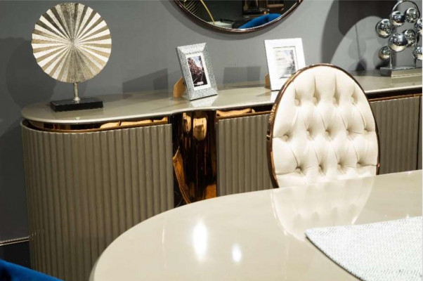 Coin repas Salle à manger de luxe Ensemble de salle à manger Table de salle à manger Beige Ensemble 7 pièces Chaises en bois