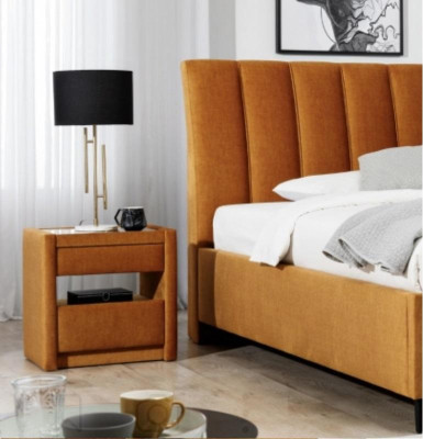 Buffet de luxe avec miroir, commode beige élégante, ensemble de meubles design moderne et neuf.