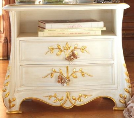 Table de chevet classique en bois massif Tables italiennes Meubles Ameublement Table nouveau