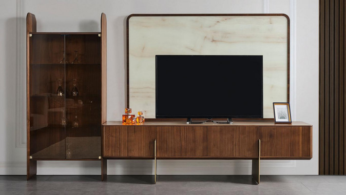 Le salon se compose d'une vitrine, d'un meuble TV et d'un cadre TV en 3 pièces. Nouveau.