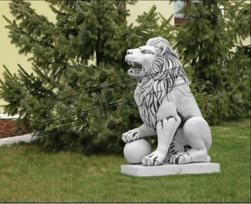 Figure en forme de lion XXL pour le jardin, la terrasse ou la décoration, dans un style antique en sculpture de pierre décorative.