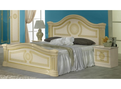 Ensemble de chambre à coucher design 3 pièces. Lit Table de chevet Lits de luxe classiques Ensemble de meubles