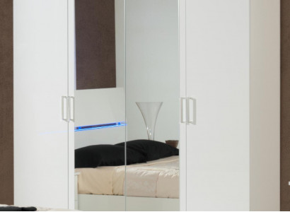 Armoire à vêtements Designer Meubles en bois brillant pour vêtements.