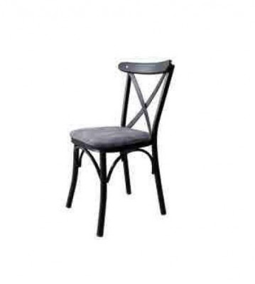 Une chaise en bois avec un siège doux et un dossier rond pour votre salle à manger