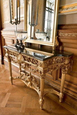 Groupe de consoles de table de toilette miroir doré de style baroque de chambre