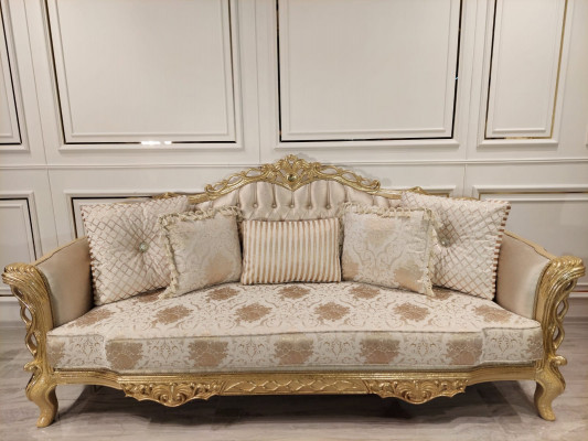 Canapé Chesterfield Baroque en bois velours Trois places Canapés classiques Meubles