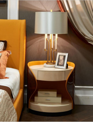 Chambre 7 pièces. Ensemble de meubles de luxe Lit Tabouret Miroir Table de nuit Cadre de lit