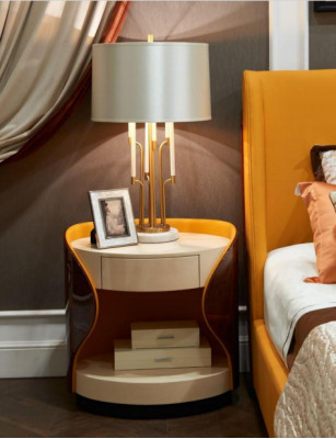 Chambre 7 pièces. Ensemble de meubles de luxe Lit Tabouret Miroir Table de nuit Cadre de lit