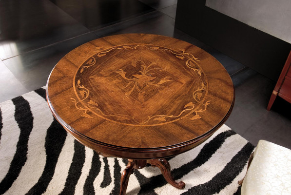 Tables de salle à manger, Meubles ronds Table à manger de luxe Ronde Table en bois massif Italie nouveau.