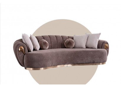 Trois canapés en tissu pour trois personnes, en forme de goutte arrondie.