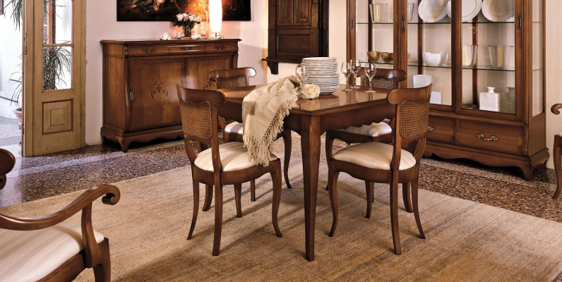 Suite Table de jeu 4 chaises Chaise Vitrine Commode Ensemble de salle à manger 7 pièces Salle à manger