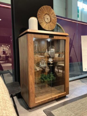 Vitrine en bois de luxe Buffet de présentation Armoires de conception brun Mobilier Armoire neuf