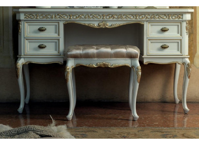 Living Benches Seat Textile Design new Stool Upholstered Stool Foot Shelf Furniture   Bänke für Wohnräume Sitz Textilgestaltung neuer Hocker Gepolsterter Hocker Fußablage Möbel.