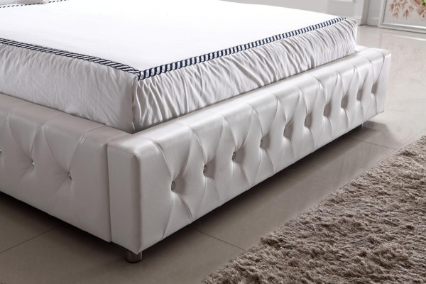 Conception de lit double de luxe en cuir Chesterfield XXL d'hôtel moderne
