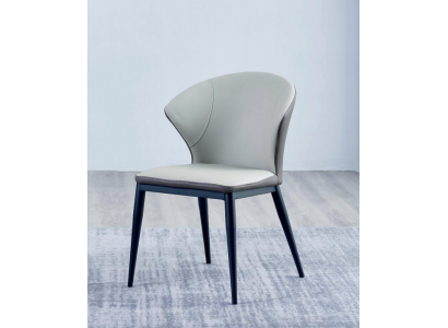 Chaises rembourrées blanches en tissu de designer, siège unique, salle à manger en bois noble.