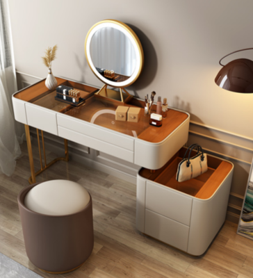 Élégante coiffeuse blanche avec tiroirs, coiffeuse design.