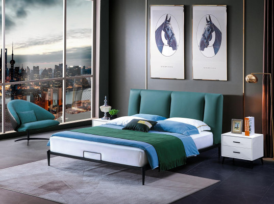 Design de lit vert double de luxe pour un mariage moderne dans un cadre d'hôtel.
