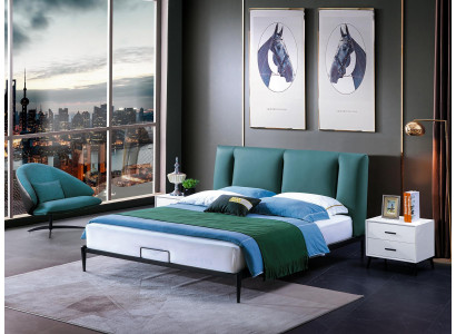 Design de lit vert double de luxe pour un mariage moderne dans un cadre d'hôtel.