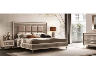 Lit Table de chevet 3 pièces. Ensemble de chambre à coucher de luxe moderne complet de meubles italiens